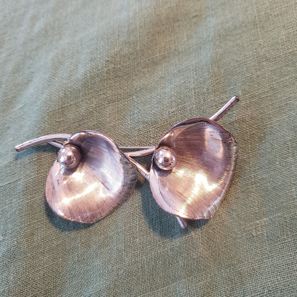 Vintage Beau Sterling brooch pin